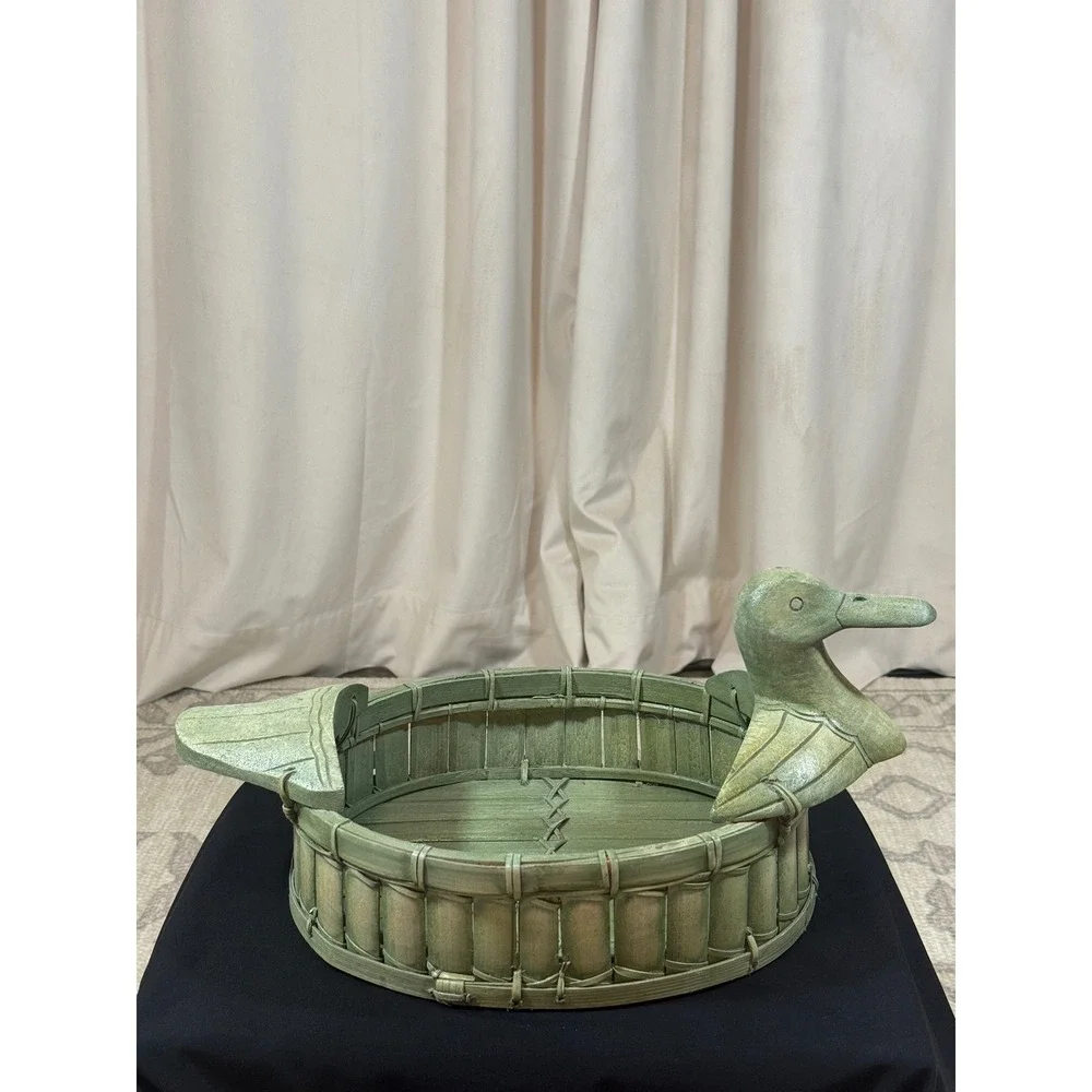 VTG Green Toyongan Duck Tray‎ Bamboo Rattan Basket Hand Carved Duck Finial